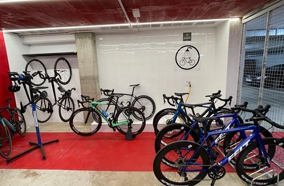 quid neglegat. sed verumne satis Cycle tourism on the Costa Brava